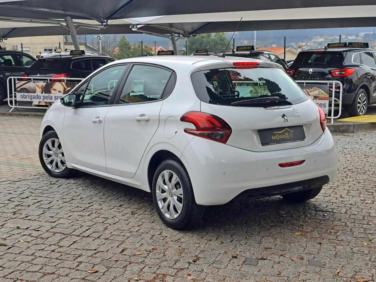 peugeot-208-2020-diesel-1499cc