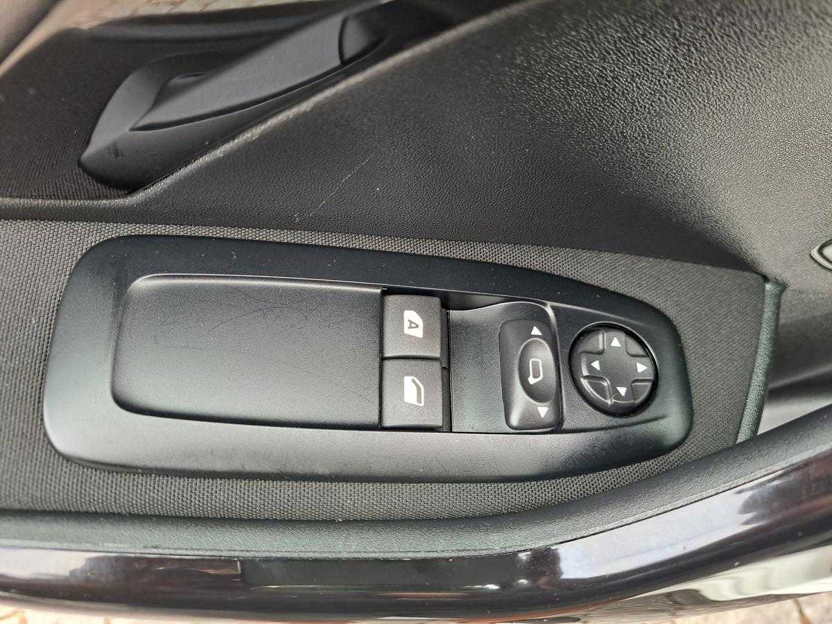 peugeot-208-2020-diesel-1499cc