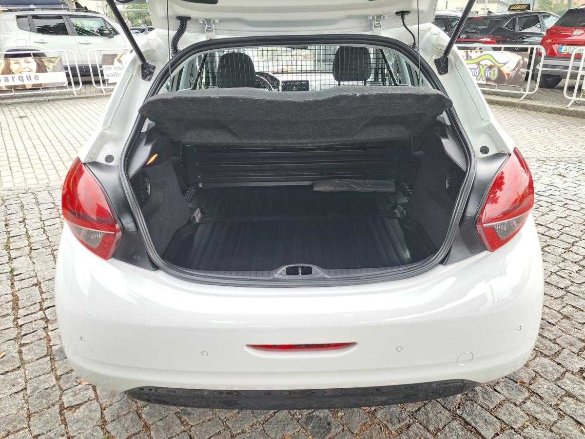 peugeot-208-2020-diesel-1499cc
