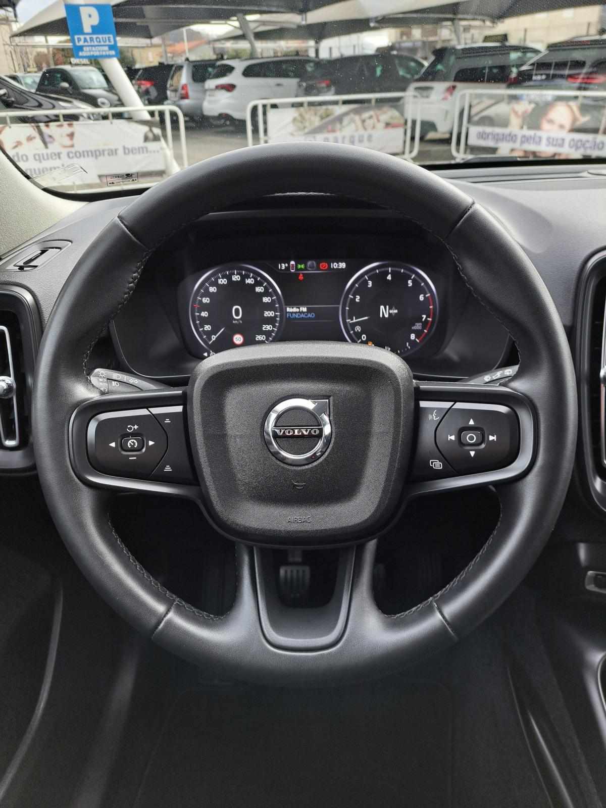 volvo-xc40-2022-gasolina-1477cc