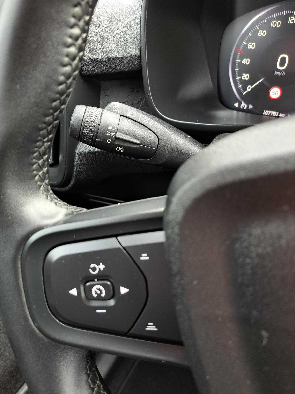 volvo-xc40-2022-gasolina-1477cc