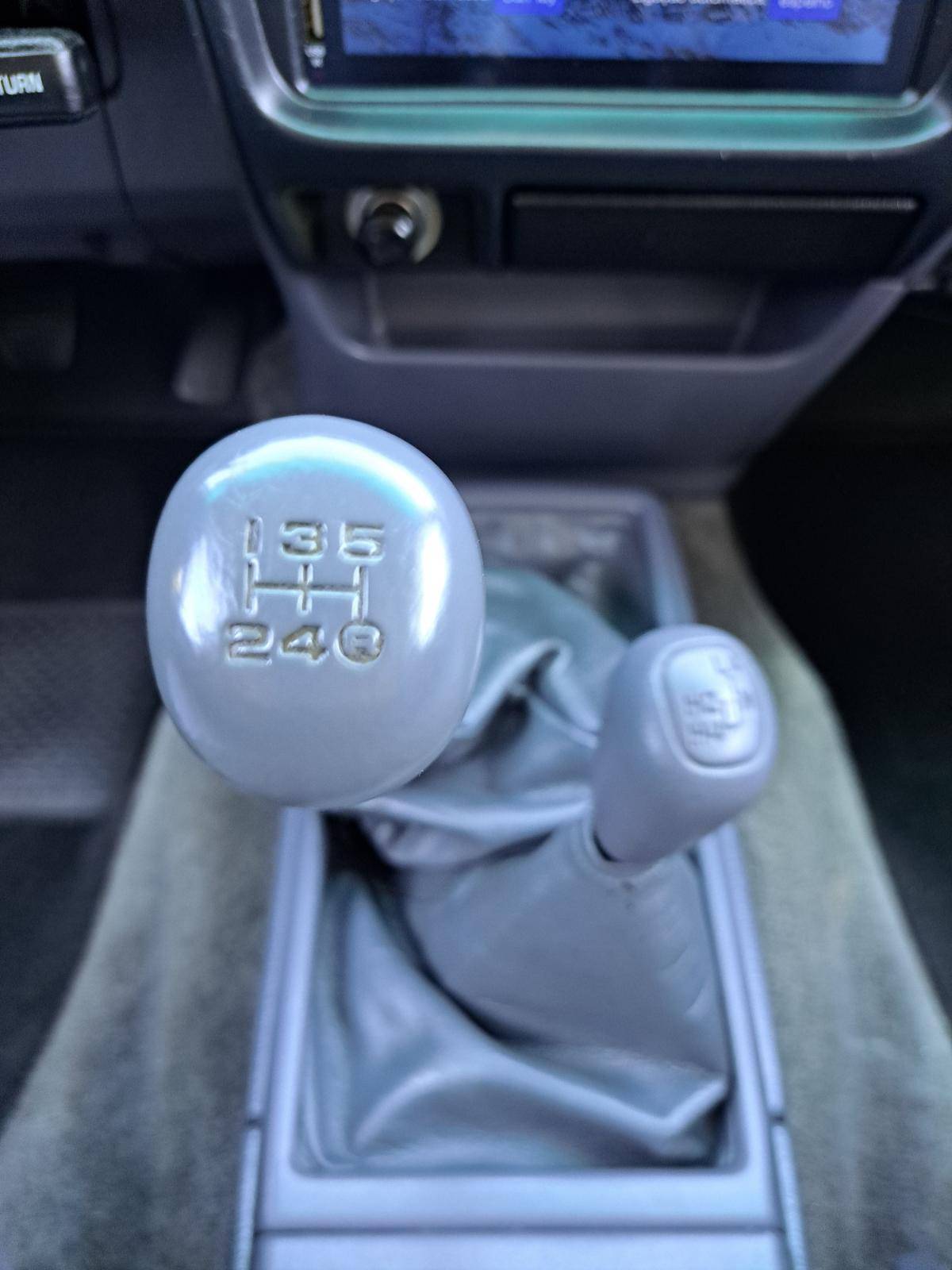 toyota-hilux-1998-diesel-2446cc