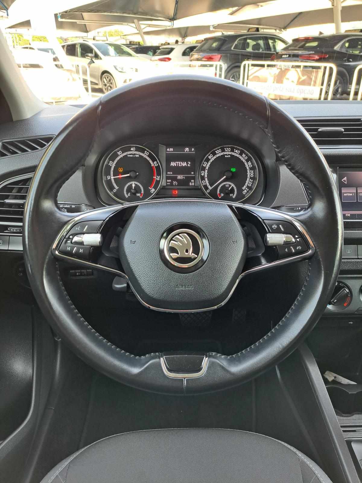 skoda-fabia-break-2022-gasolina-999cc