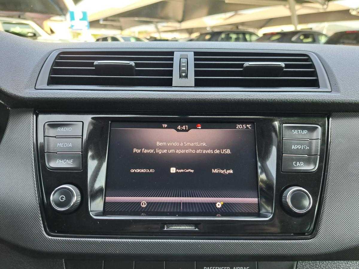 skoda-fabia-break-2022-gasolina-999cc