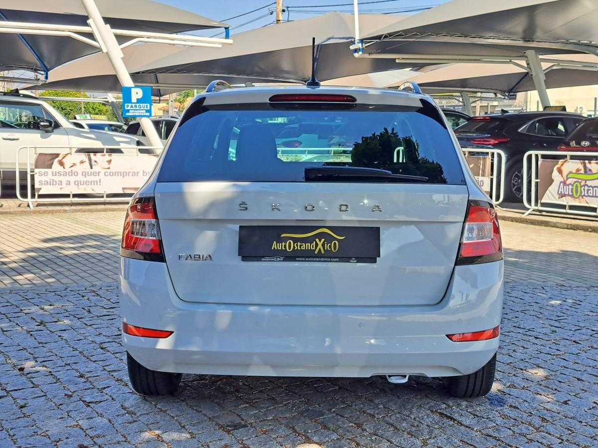 skoda-fabia-break-2022-gasolina-999cc
