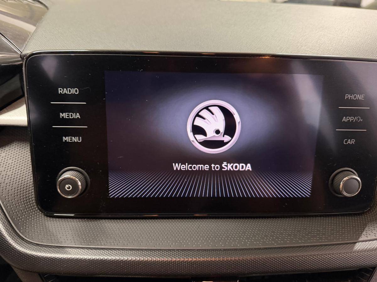 skoda-fabia-2022-gasolina-999cc