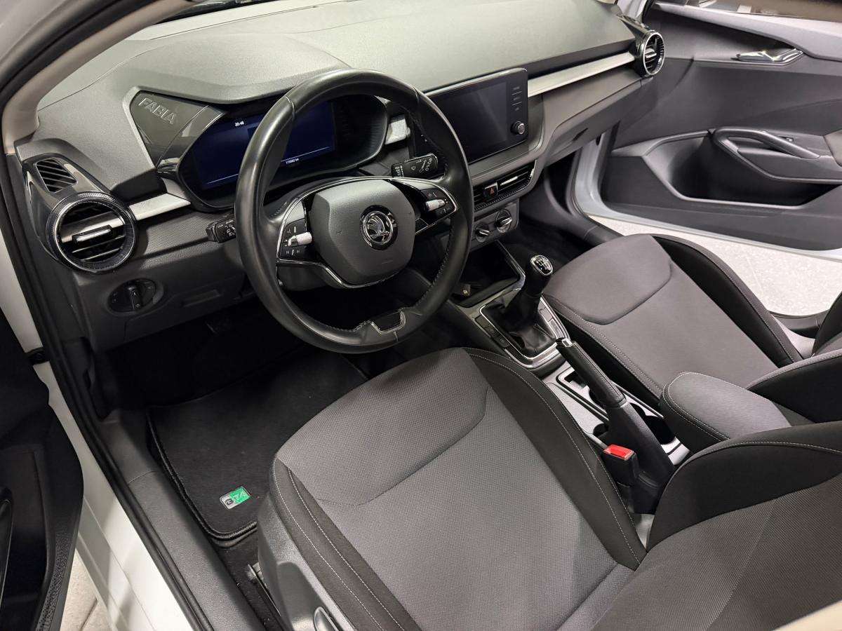 skoda-fabia-2022-gasolina-999cc