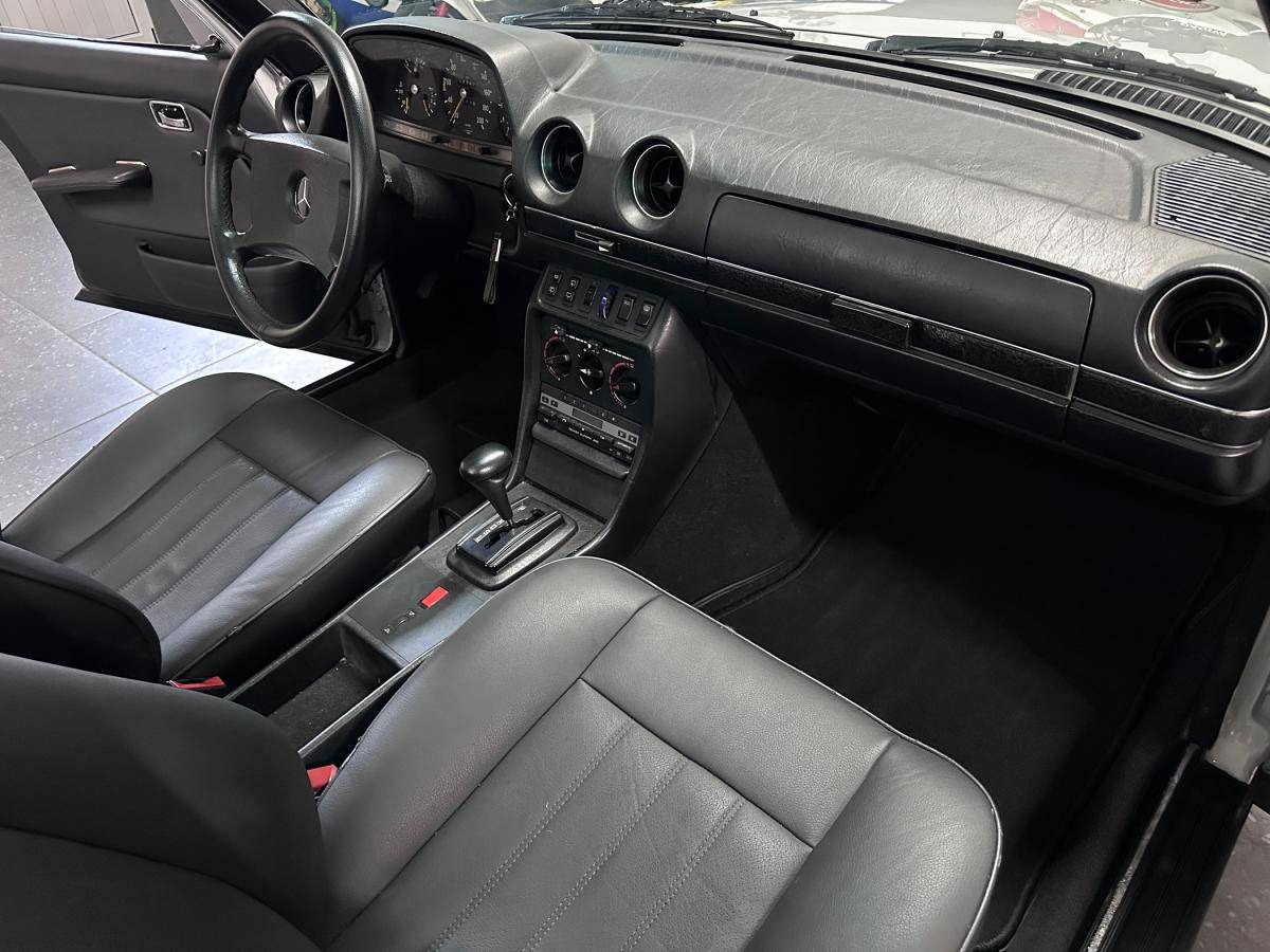 mercedes-benz-w123-1982-diesel-2998cc