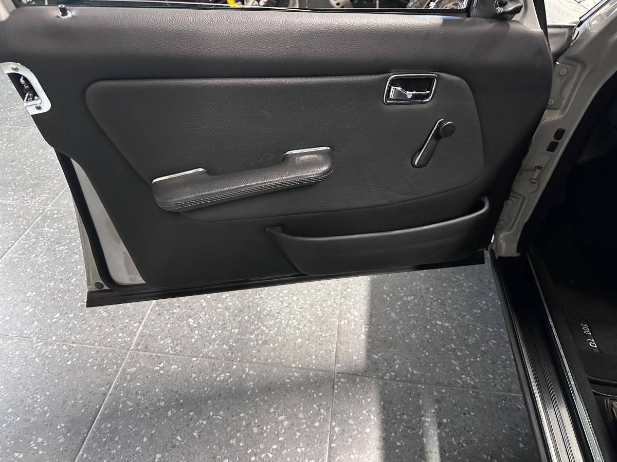 mercedes-benz-w123-1982-diesel-2998cc