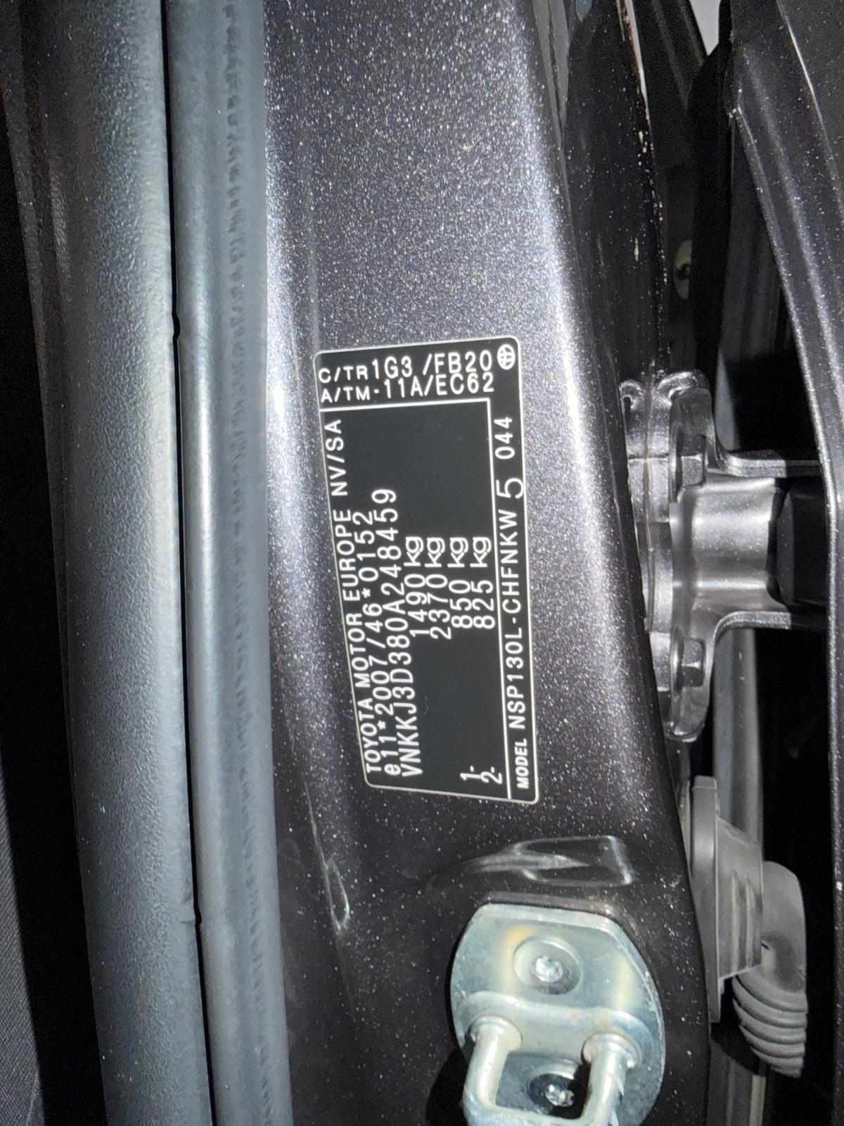 toyota-yaris-2014-gasolina-1329cc