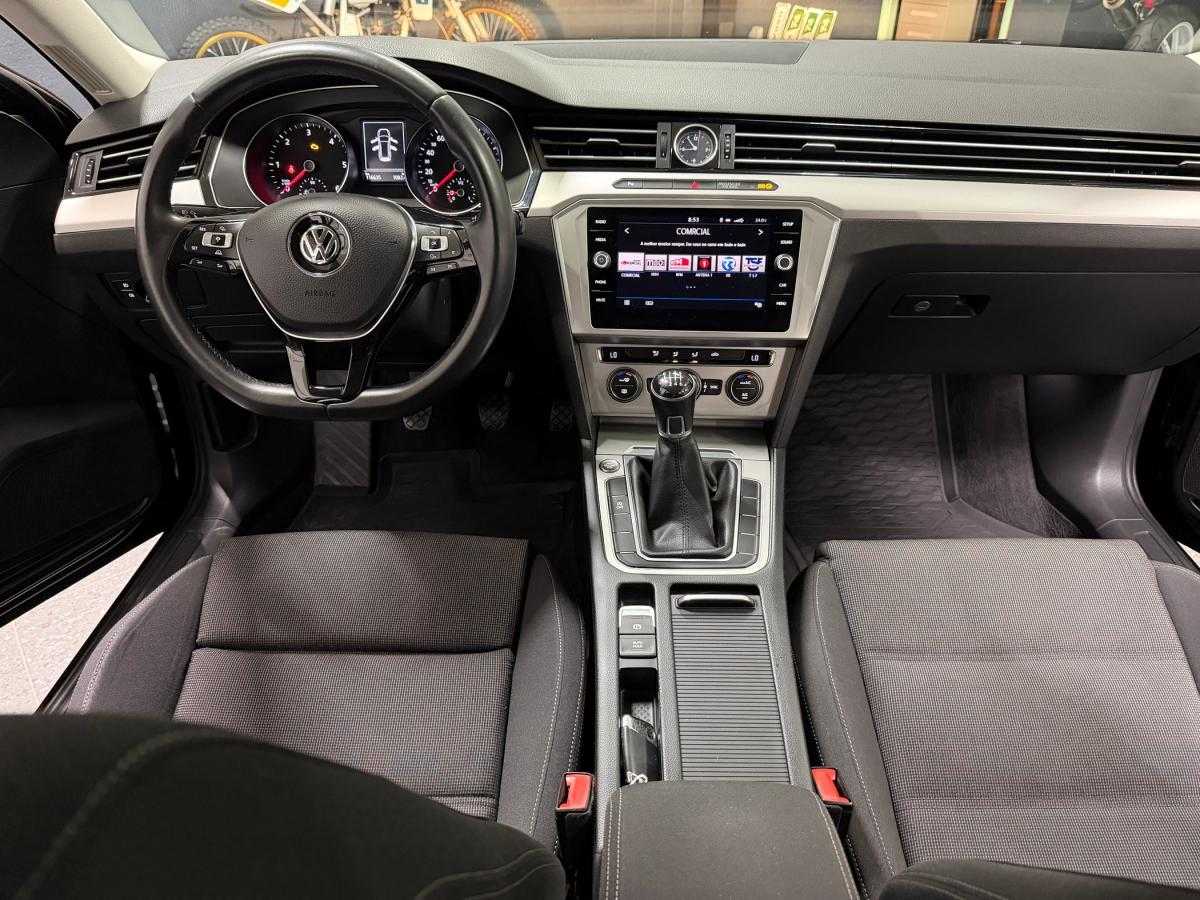 volkswagen-passat-variant-2018-diesel-1598cc