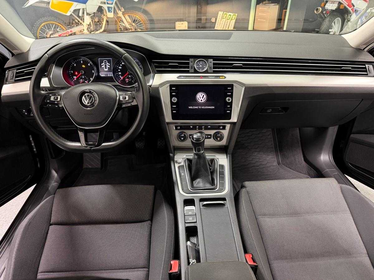 volkswagen-passat-variant-2018-diesel-1598cc