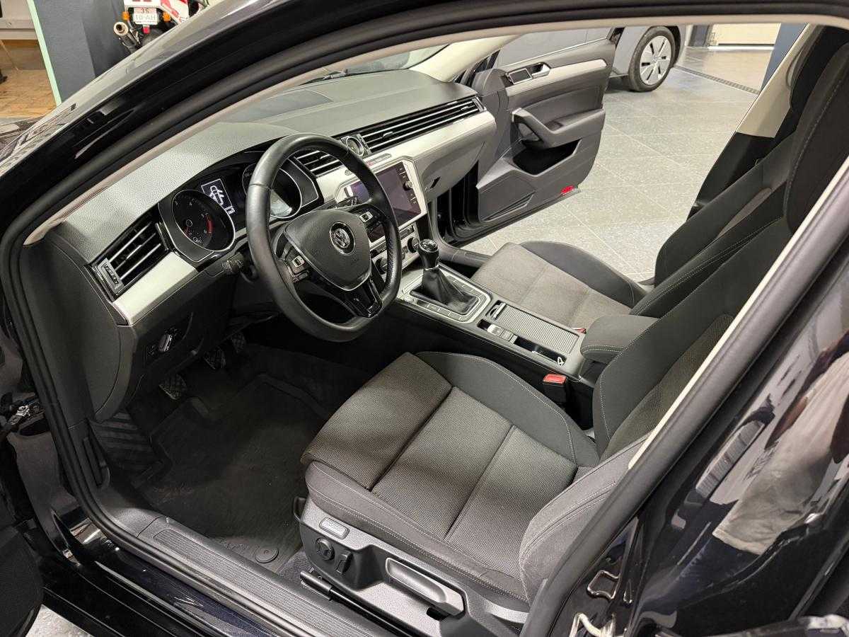 volkswagen-passat-variant-2018-diesel-1598cc