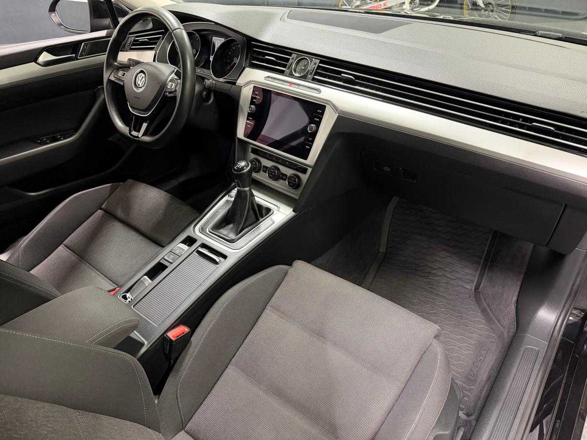 volkswagen-passat-variant-2018-diesel-1598cc