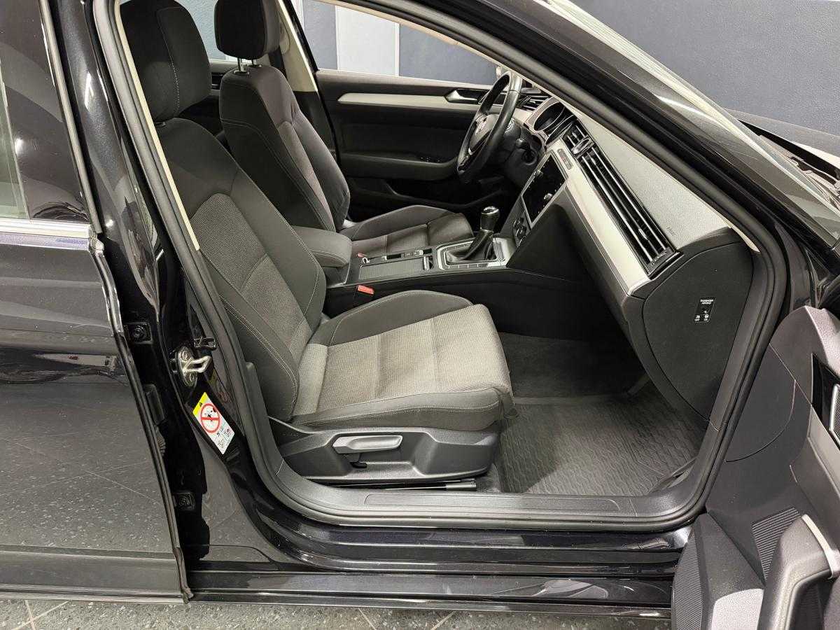 volkswagen-passat-variant-2018-diesel-1598cc
