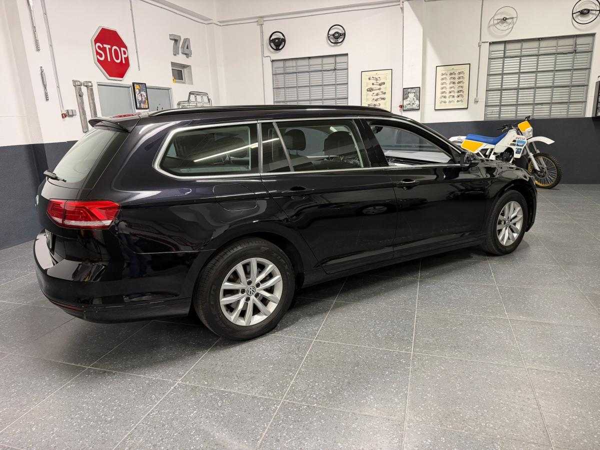 volkswagen-passat-variant-2018-diesel-1598cc