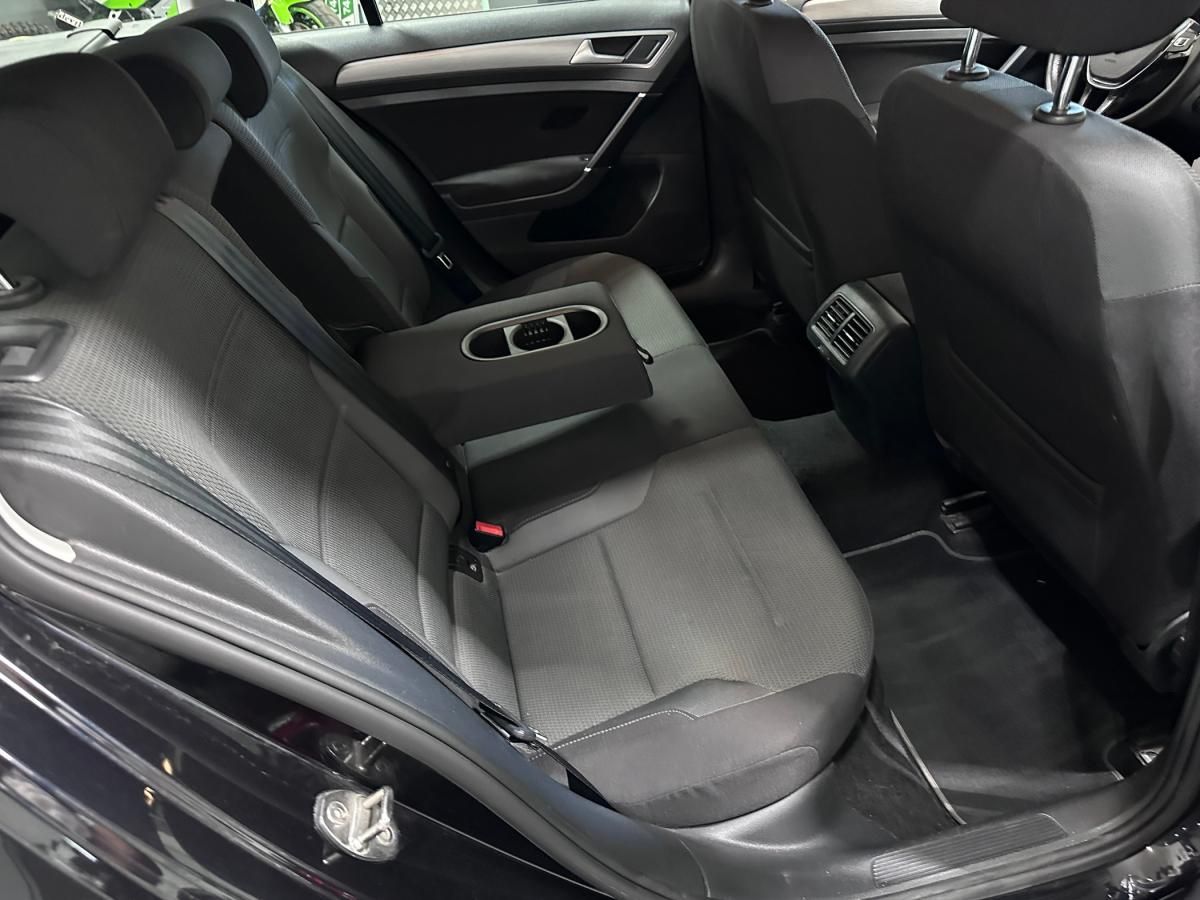 volkswagen-golf-variant-2015-diesel-1598cc