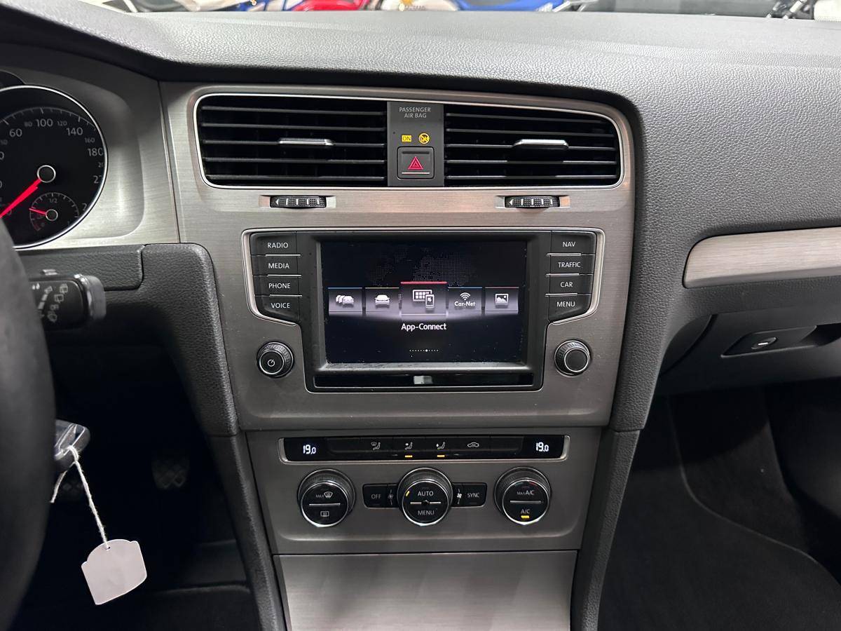 volkswagen-golf-variant-2015-diesel-1598cc