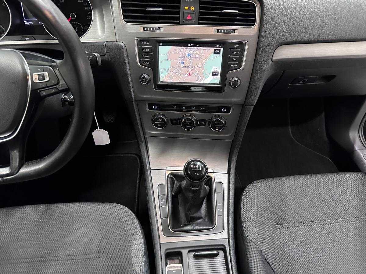 volkswagen-golf-variant-2015-diesel-1598cc