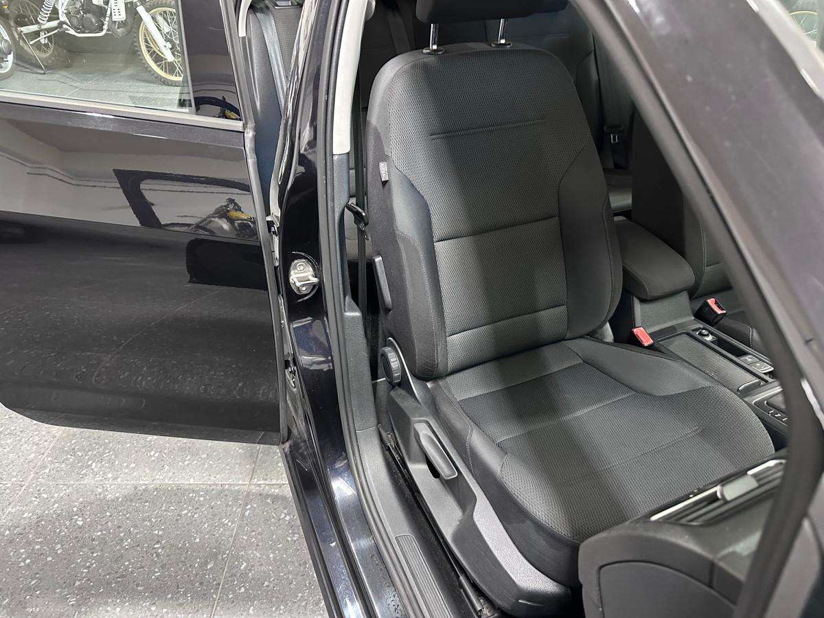 volkswagen-golf-variant-2015-diesel-1598cc