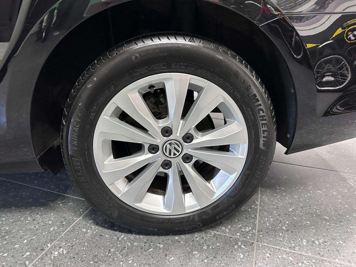 volkswagen-golf-variant-2015-diesel-1598cc