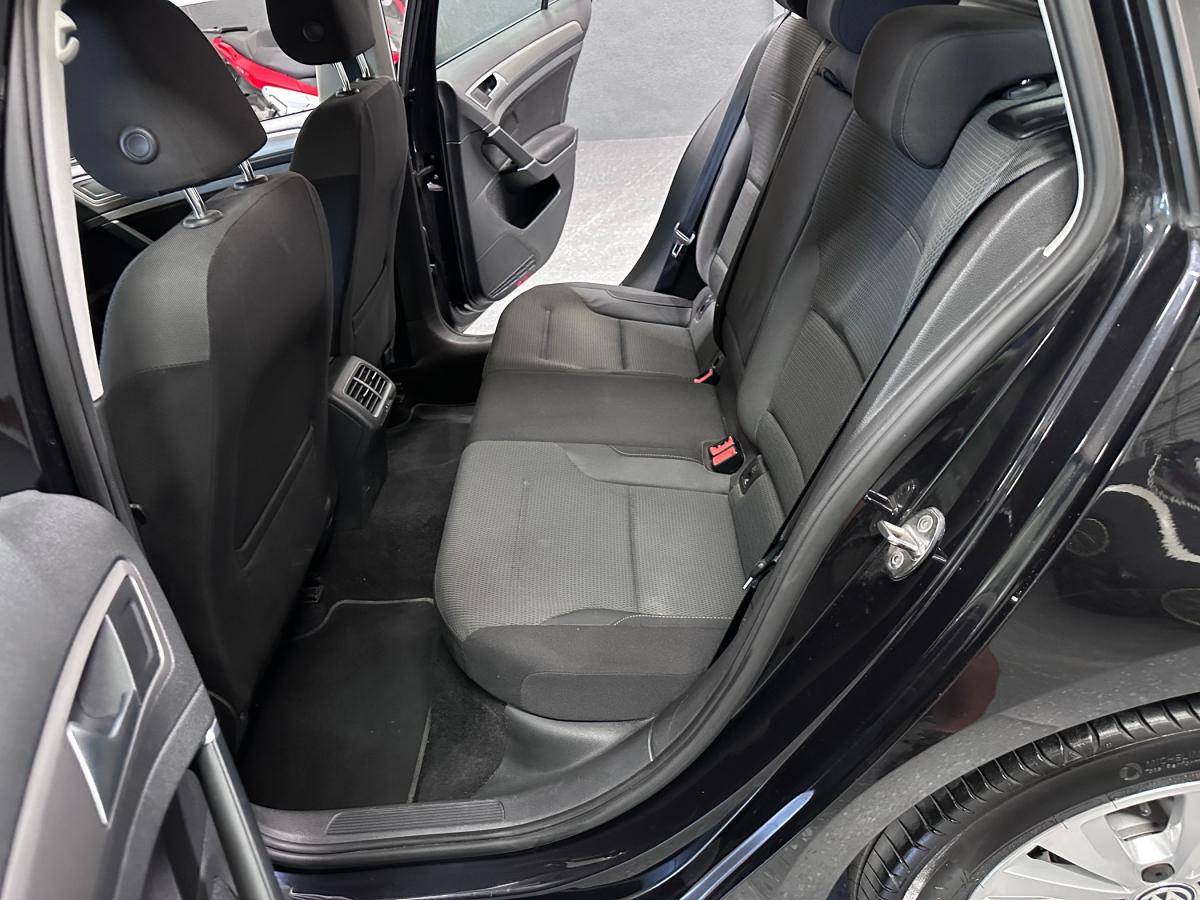 volkswagen-golf-variant-2015-diesel-1598cc