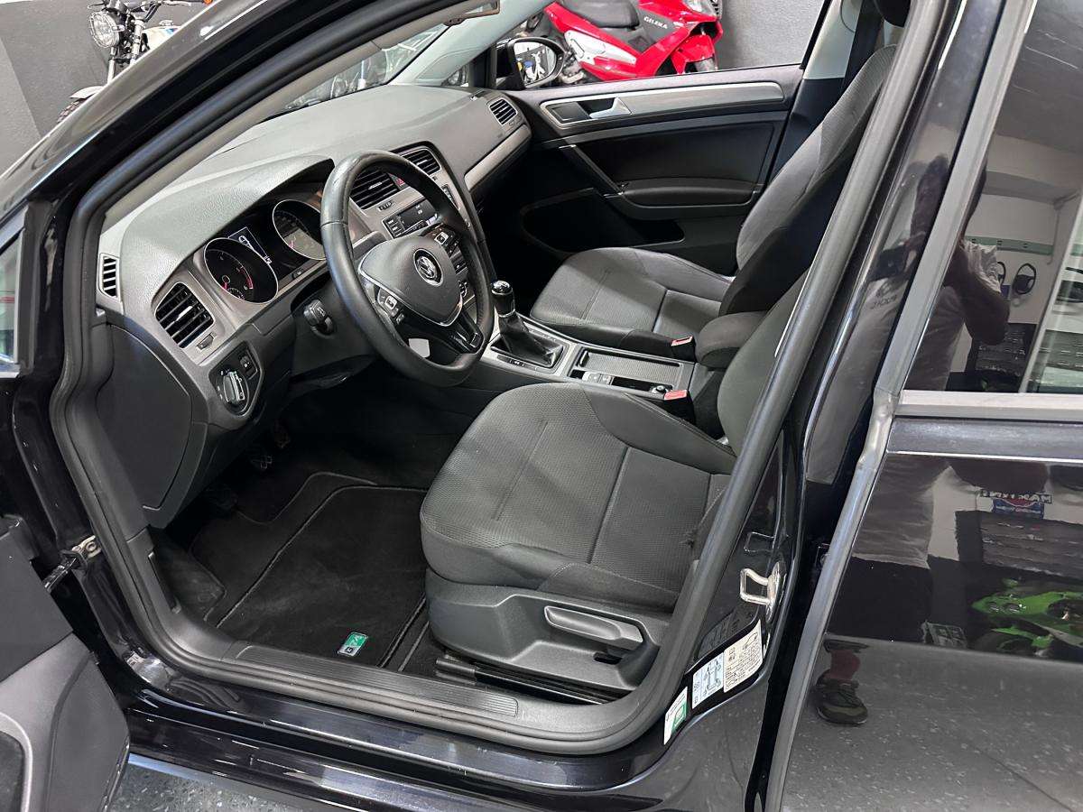 volkswagen-golf-variant-2015-diesel-1598cc