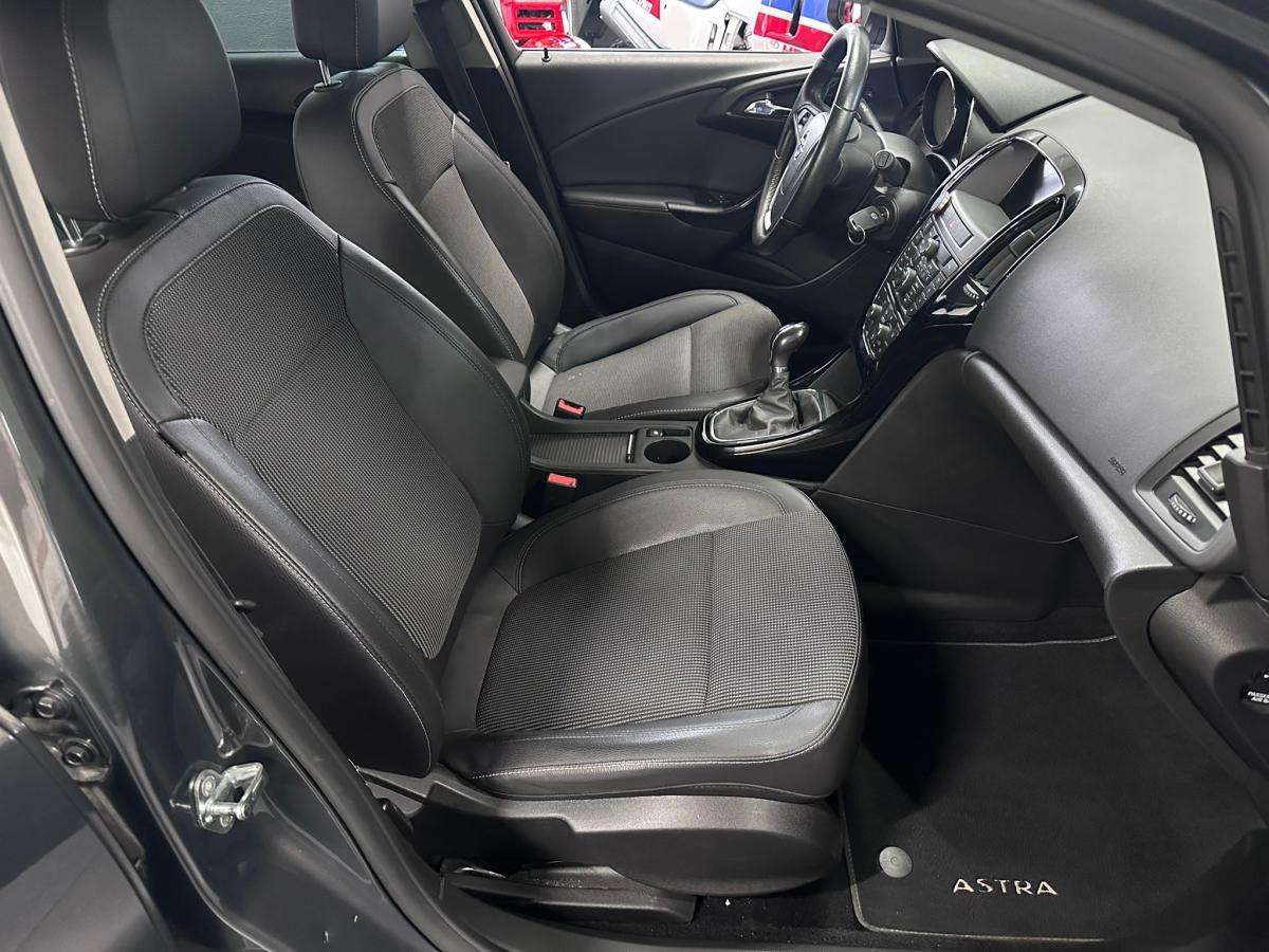 opel-astra-sport-tourer-2016-diesel-1598cc