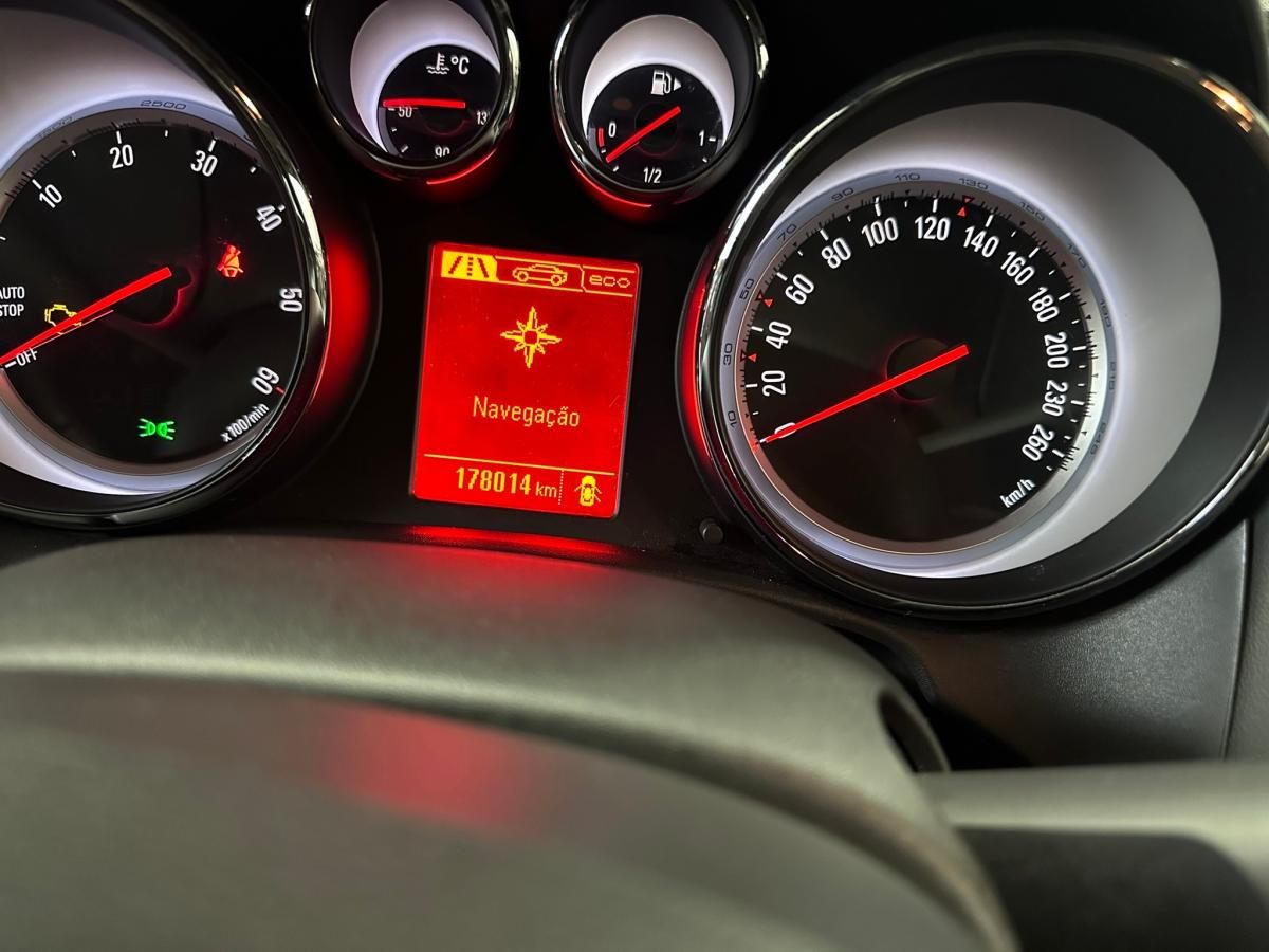 opel-astra-sport-tourer-2016-diesel-1598cc