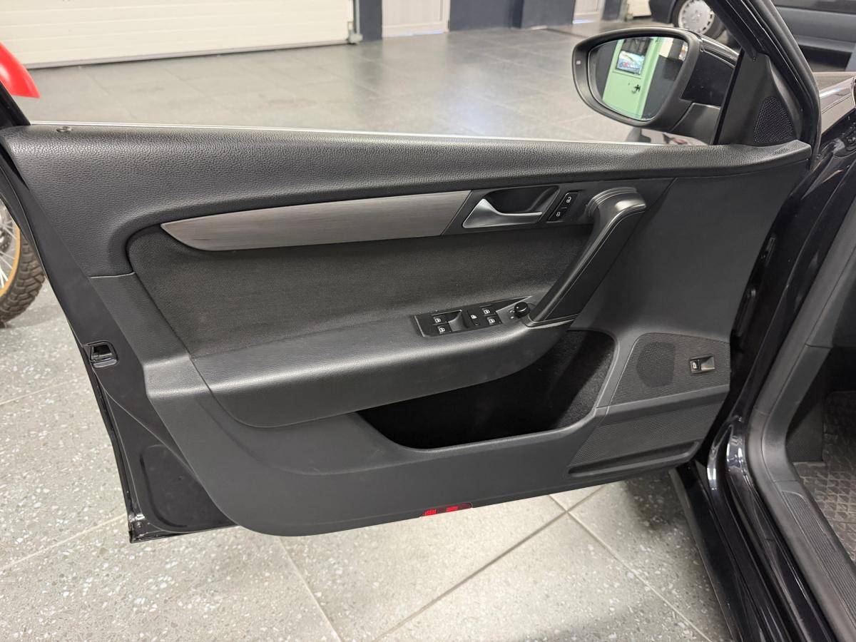 volkswagen-passat-variant-2013-diesel-1598cc