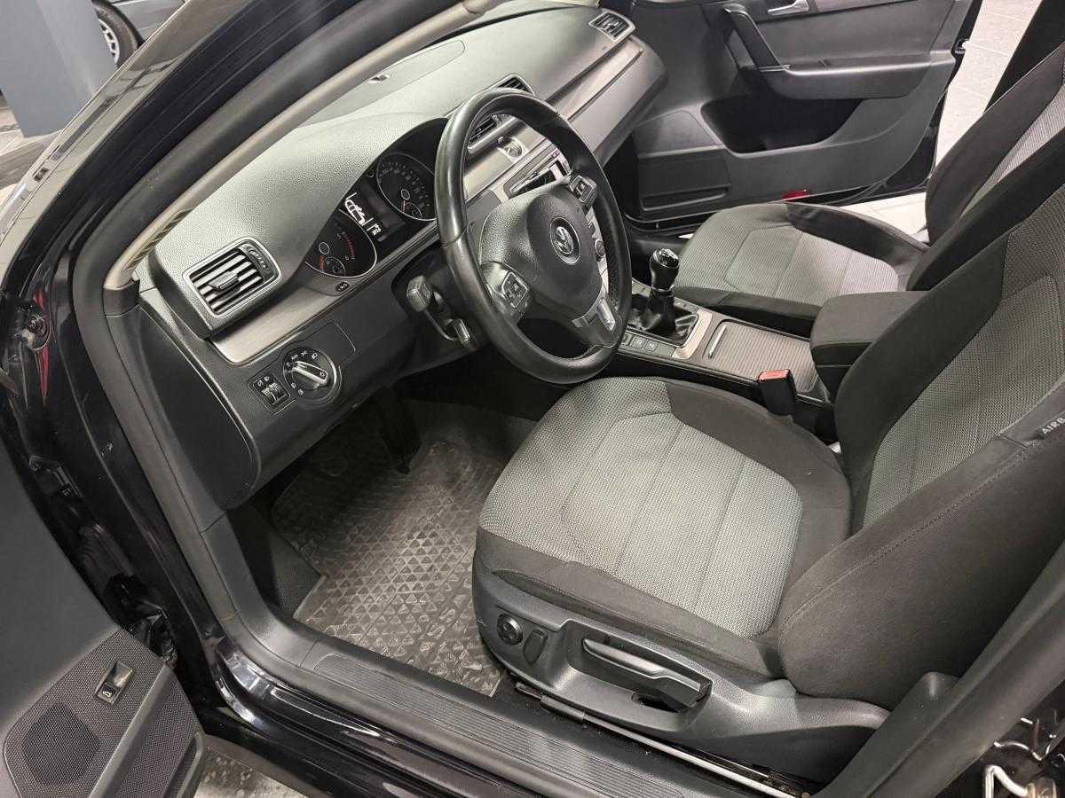 volkswagen-passat-variant-2013-diesel-1598cc