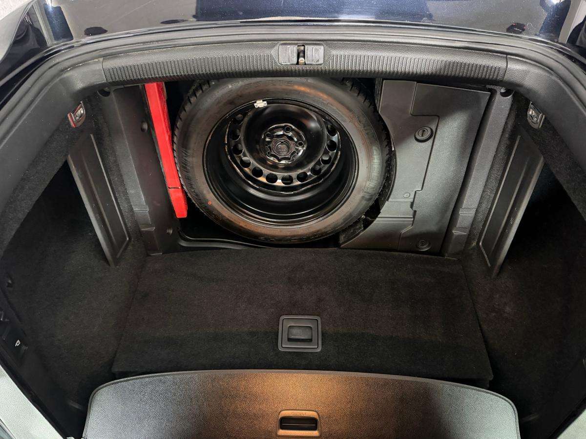 volkswagen-passat-variant-2013-diesel-1598cc