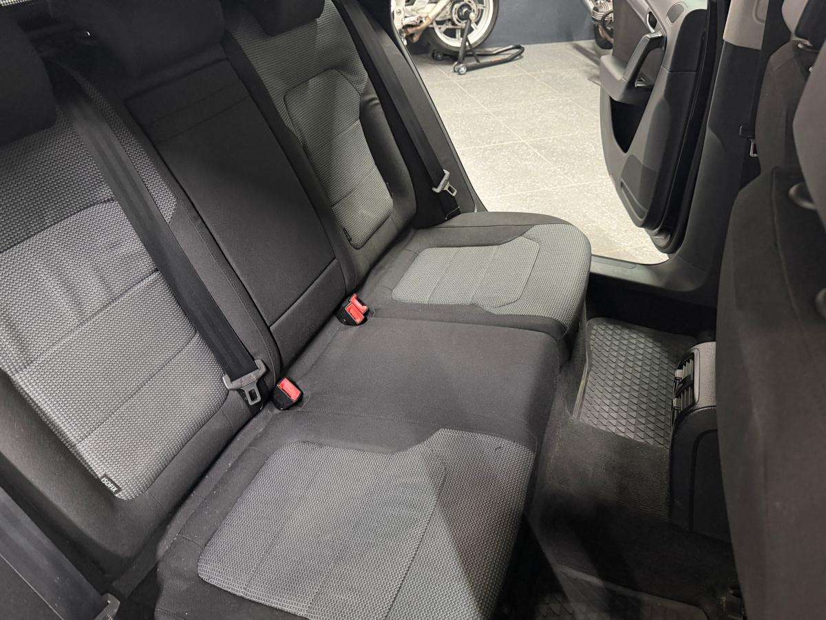 volkswagen-passat-variant-2013-diesel-1598cc