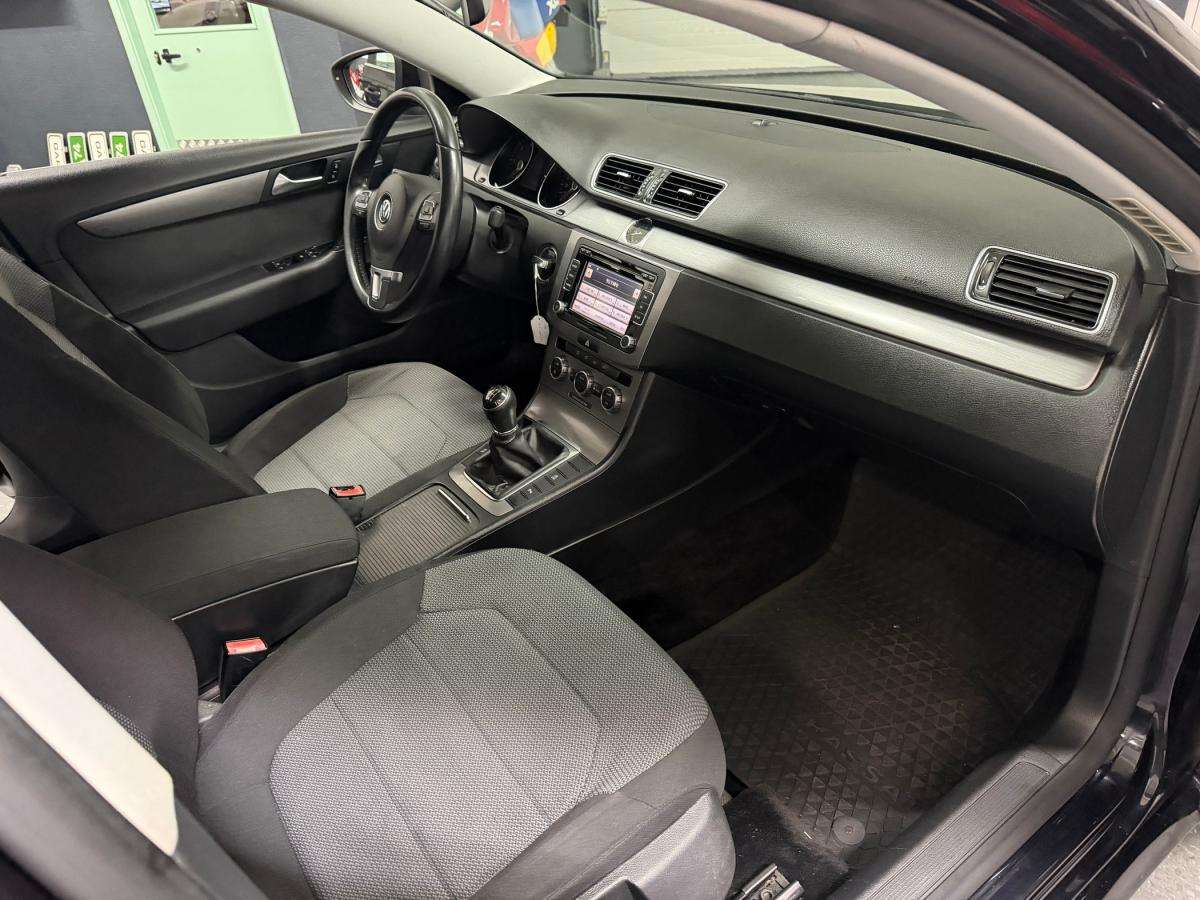 volkswagen-passat-variant-2013-diesel-1598cc