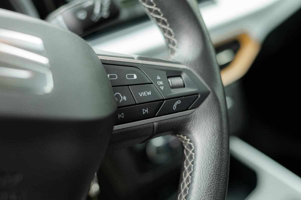 seat-arona-1-0-tsi-2022-gasolina-999cc
