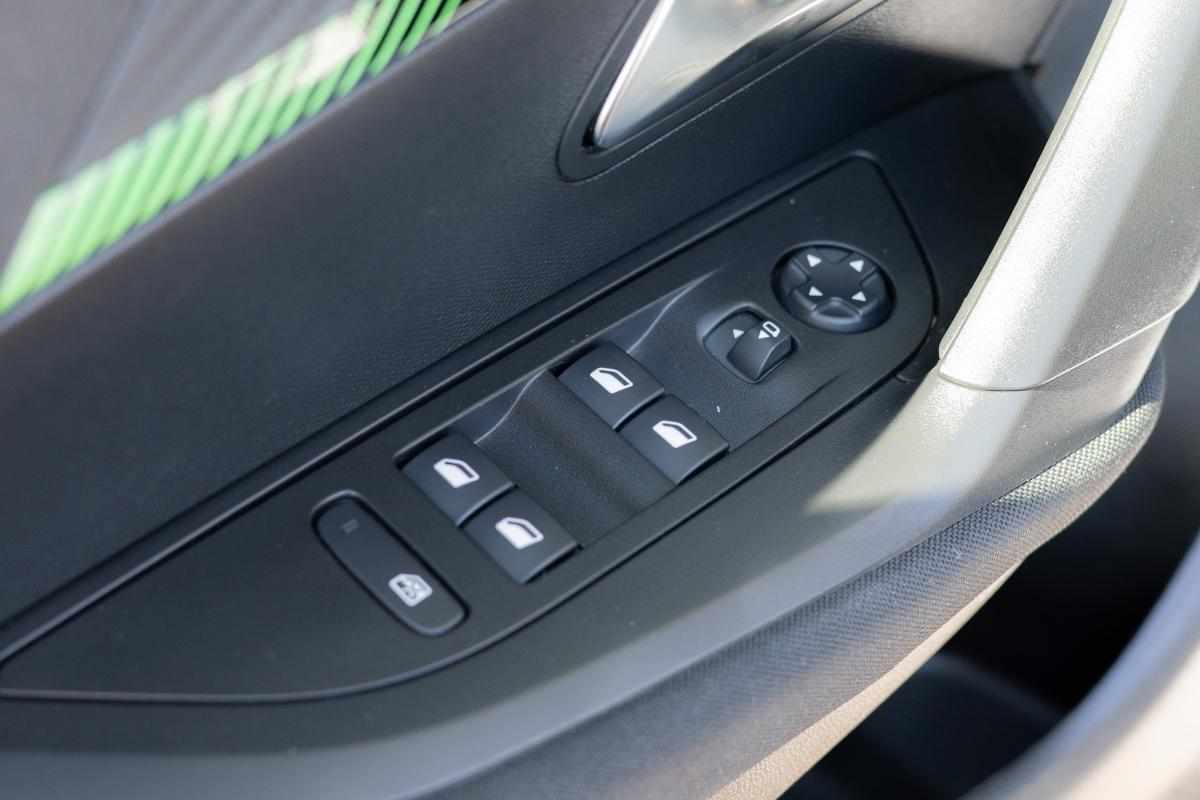 peugeot-2008-1-2-puretech-2024-gasolina-1199cc
