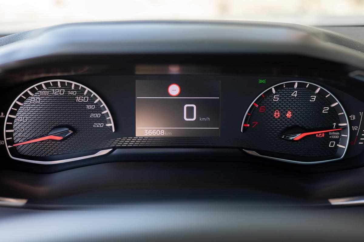 peugeot-2008-1-2-puretech-2024-gasolina-1199cc