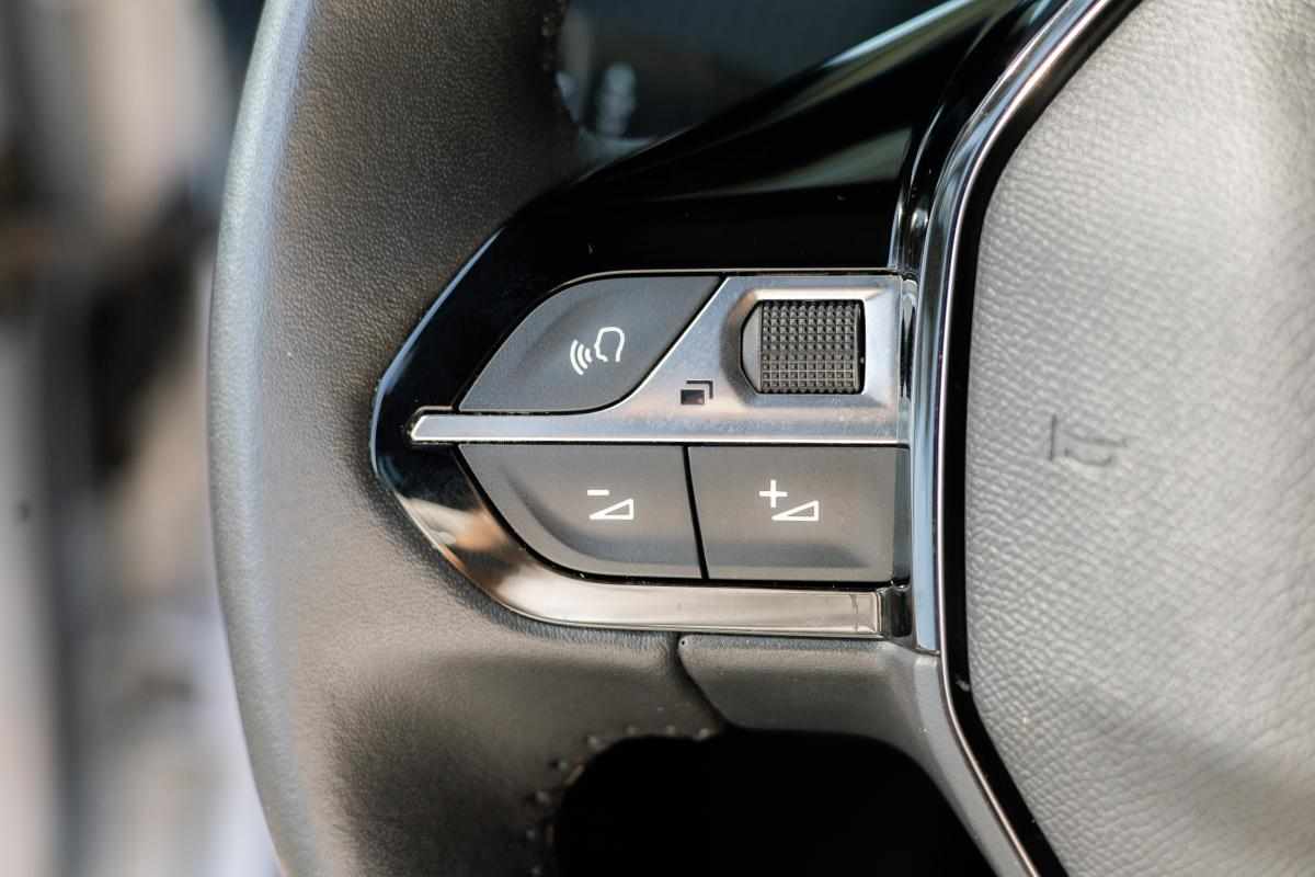 peugeot-2008-1-2-puretech-2024-gasolina-1199cc