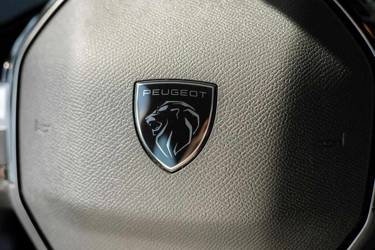 peugeot-2008-1-2-puretech-2024-gasolina-1199cc