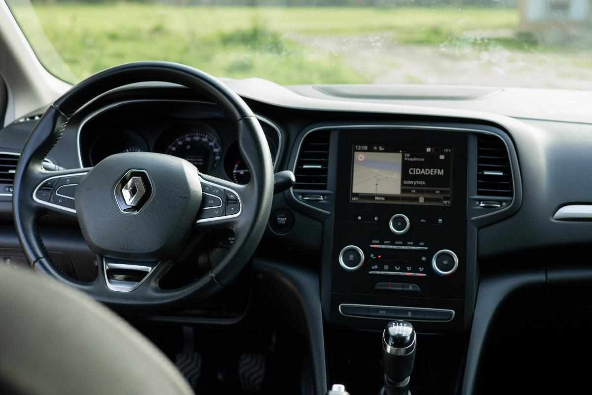 renault-megane-1-6-sce-2018-gasolina-1197cc