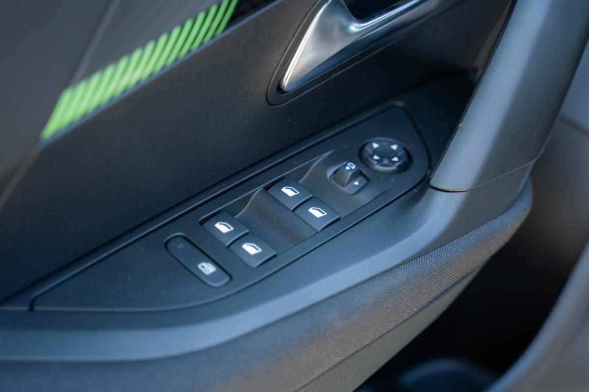 peugeot-2008-1-2-puretech-2024-gasolina-1199cc