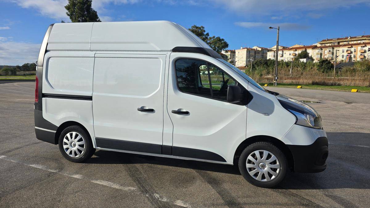 renault-trafic-2018-diesel-1598cc
