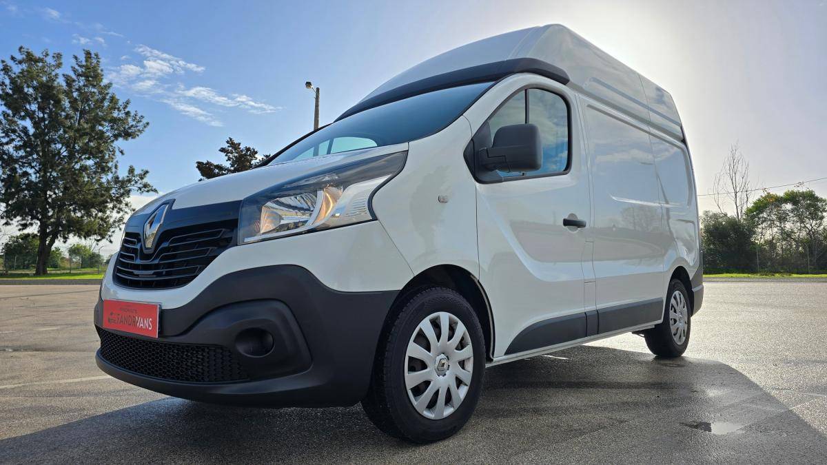 renault-trafic-2018-diesel-1598cc