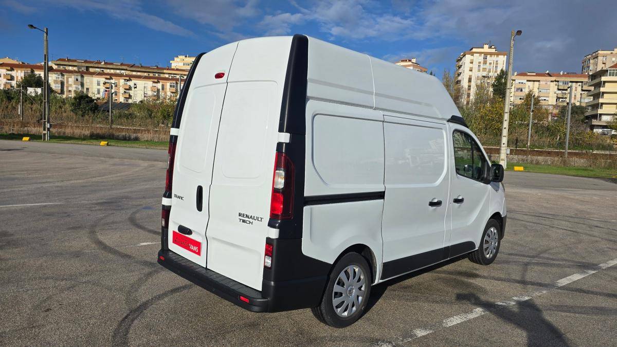 renault-trafic-2018-diesel-1598cc