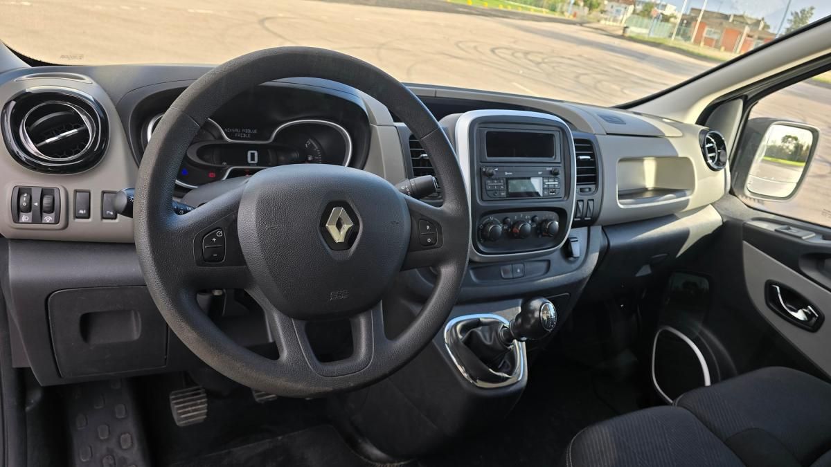 renault-trafic-2018-diesel-1598cc