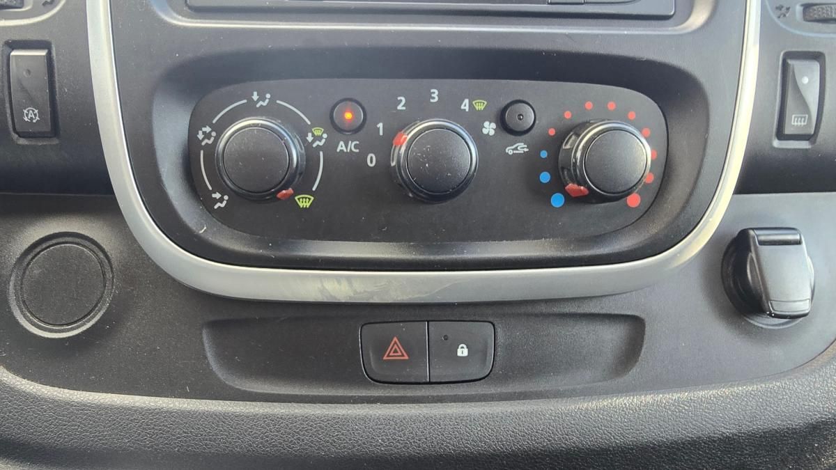 renault-trafic-2018-diesel-1598cc