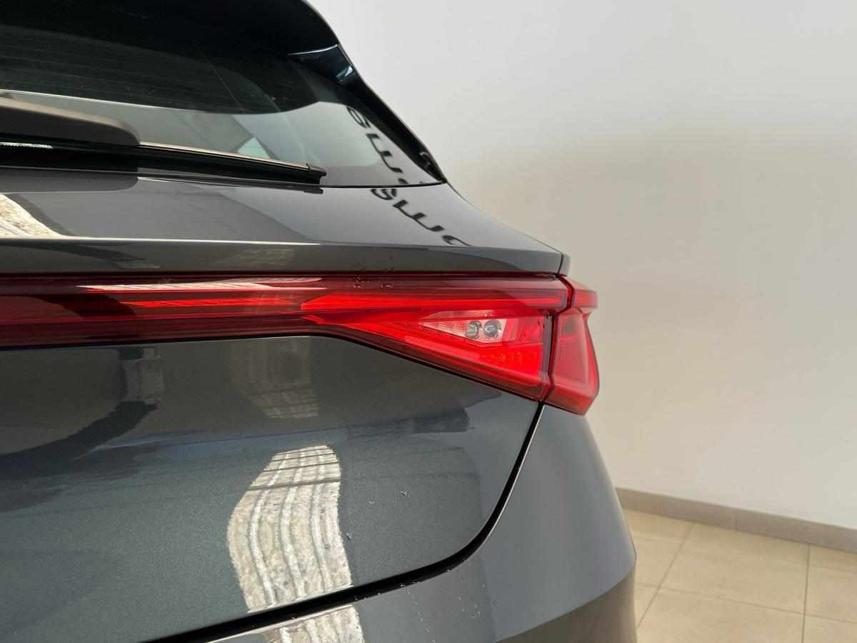 seat-leon-2022-diesel-1968cc