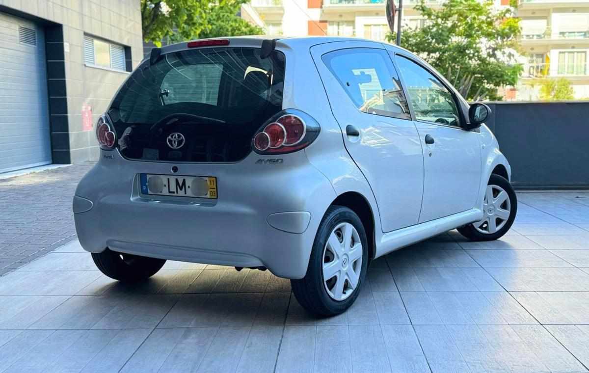 toyota-aygo-1-0-vvt-i-2011-gasolina-998cc