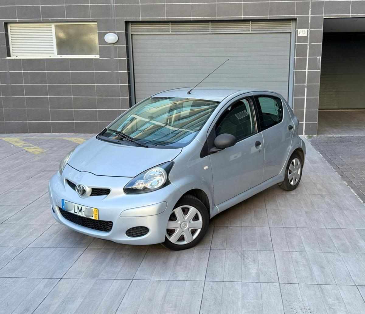 toyota-aygo-1-0-vvt-i-2011-gasolina-998cc