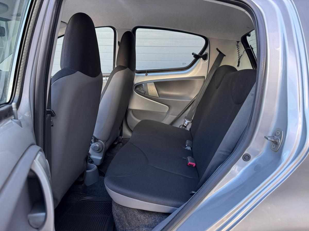 toyota-aygo-1-0-vvt-i-2011-gasolina-998cc